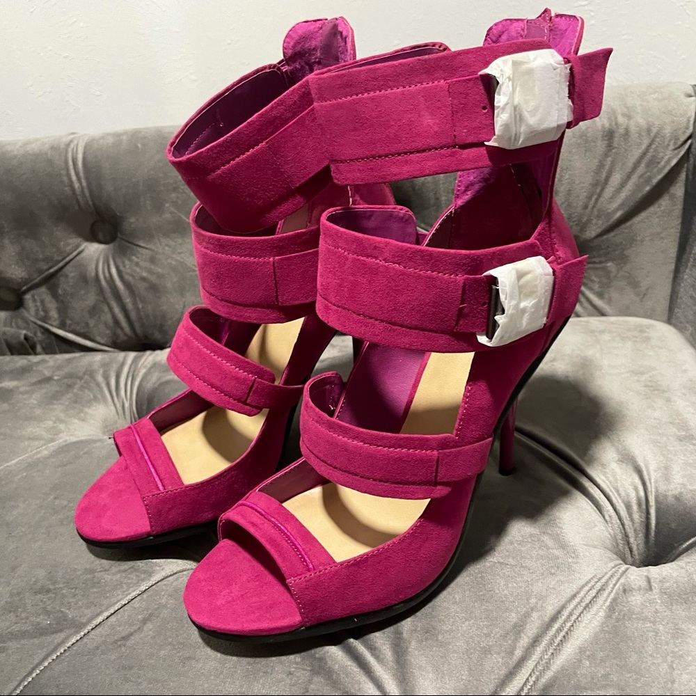 Suede magenta heels with platform